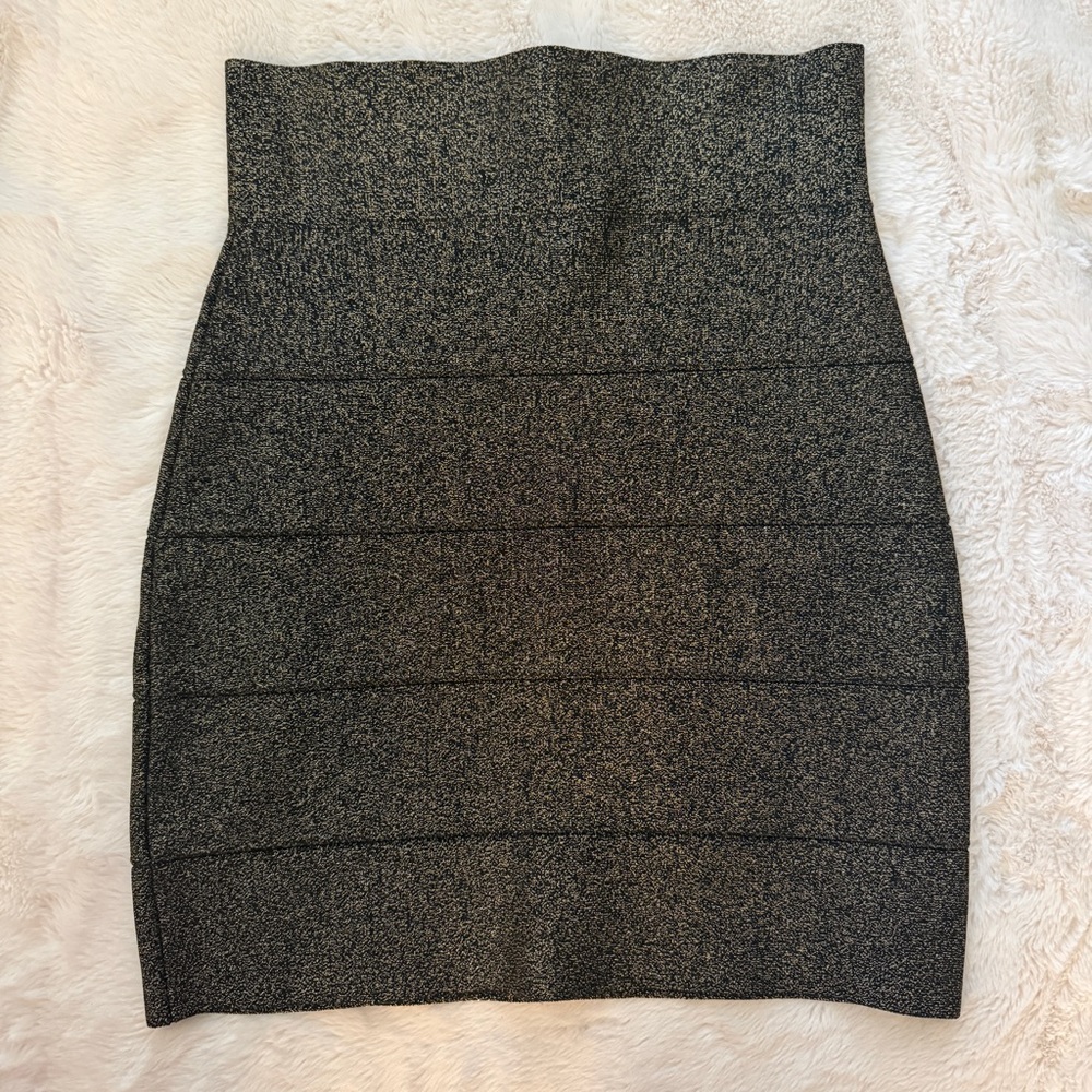 BCBGMaxAzria Y2K black and gold bandage bodycon mini skirt, size S